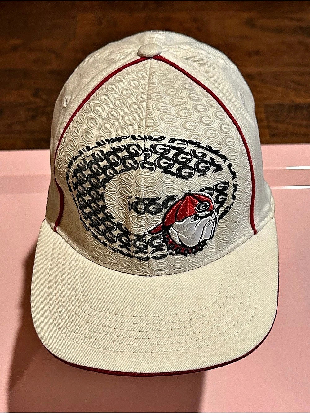 Top of the World Georgia Bulldogs hat Embroidered White & Red M/L Hat